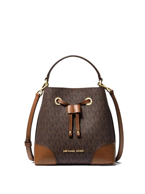 michael kors mercer small bucket